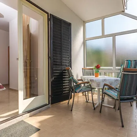 2 Bedroom In Apartment