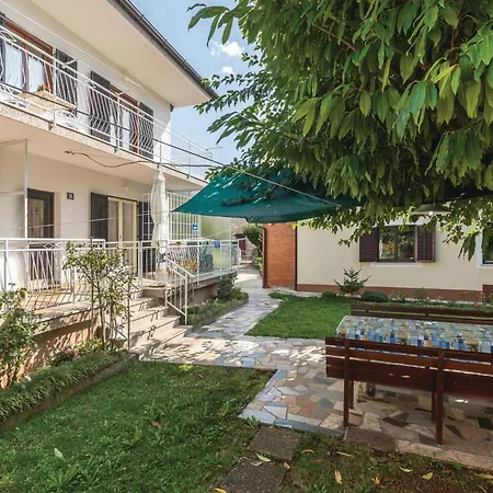 Apartment 2 Bedroom In