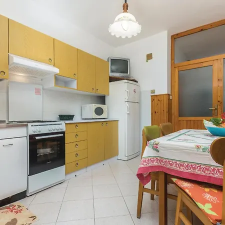 Apartment 2 Bedroom In