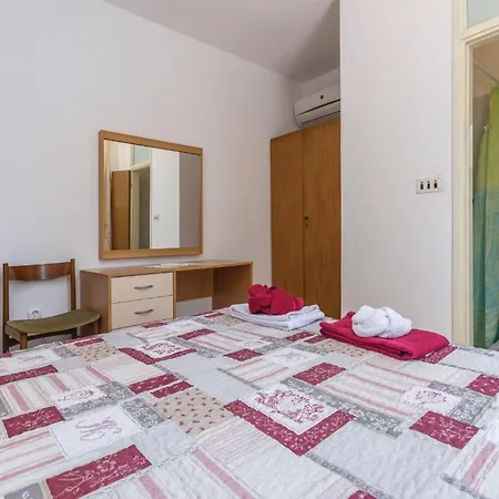 2 Bedroom In Lovrecica (Istria)